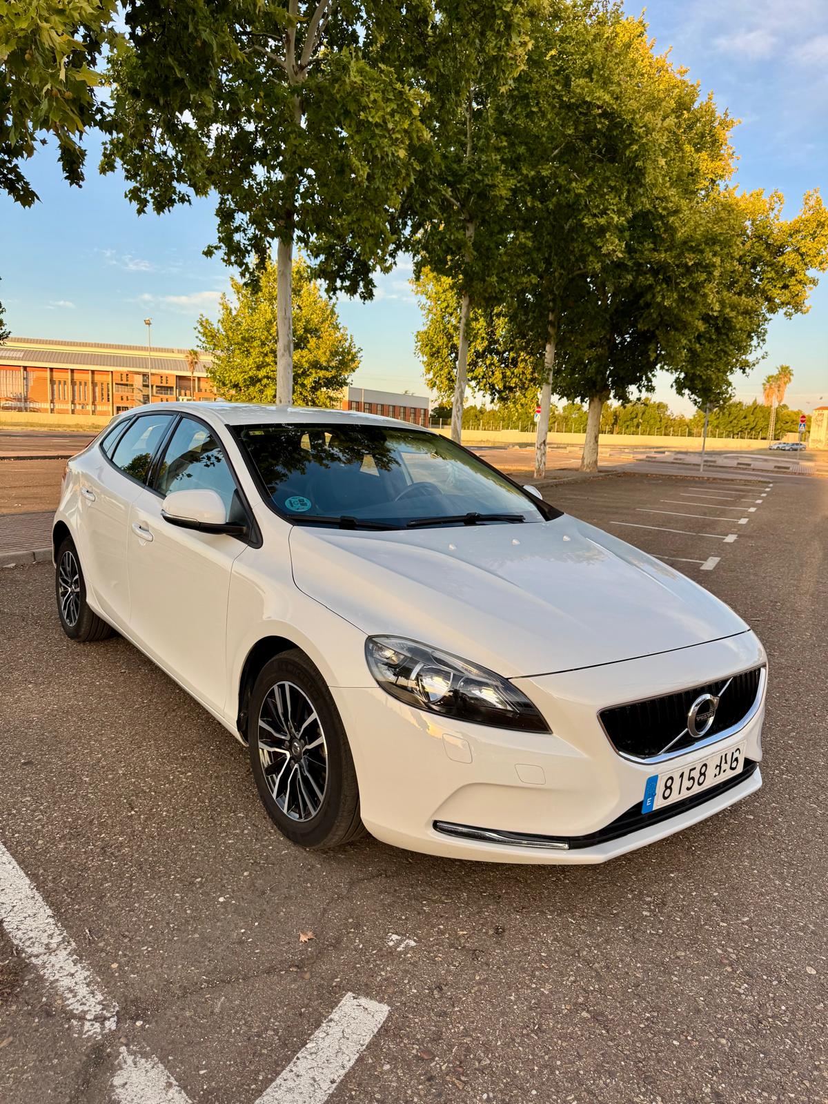 Volvo V40 D2 2.0 120 CV
